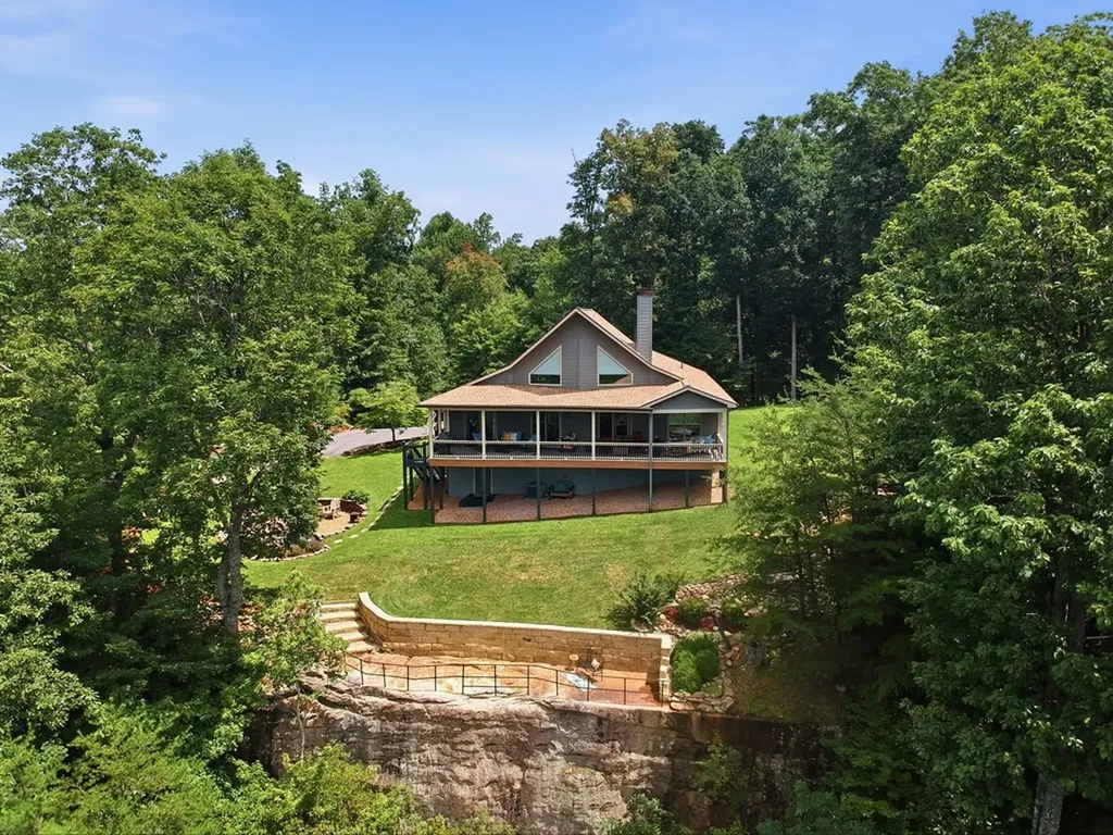 583 SW Cliff Park Road Monterey TN 38574