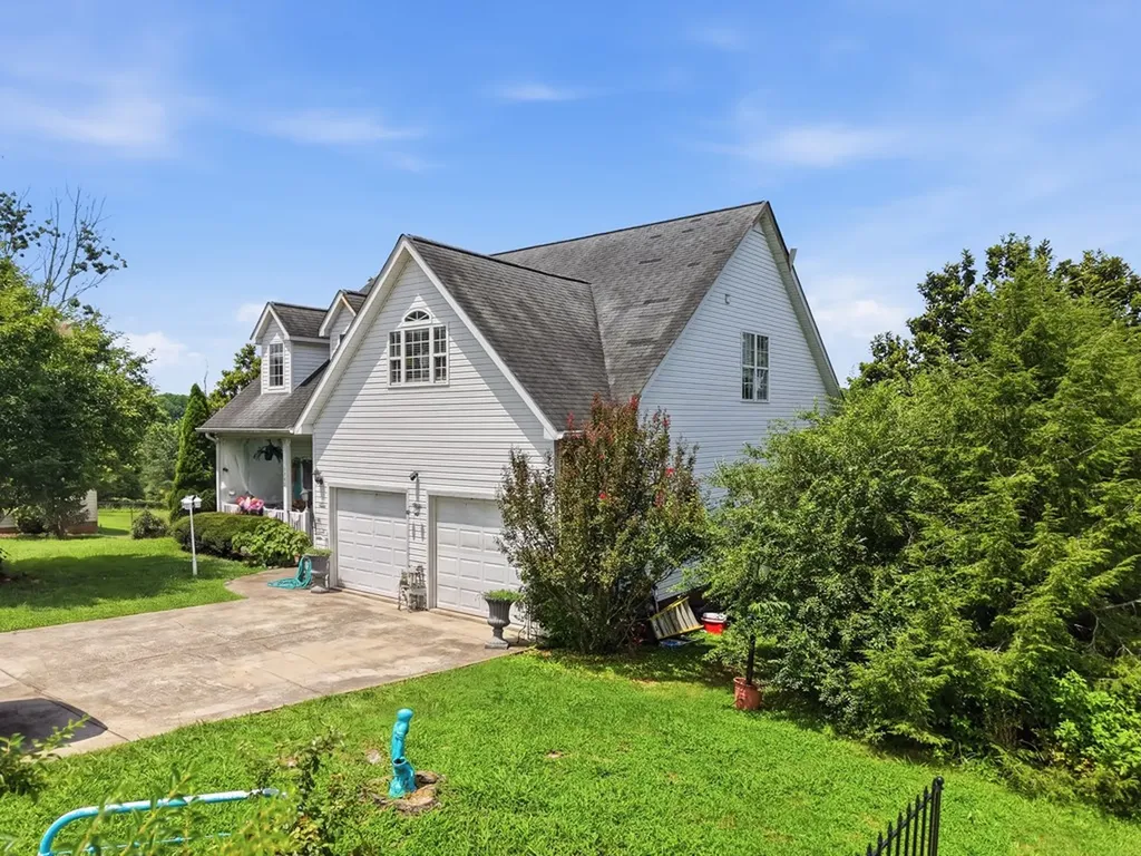 3742 Brookwood Drive Cookeville TN 38501