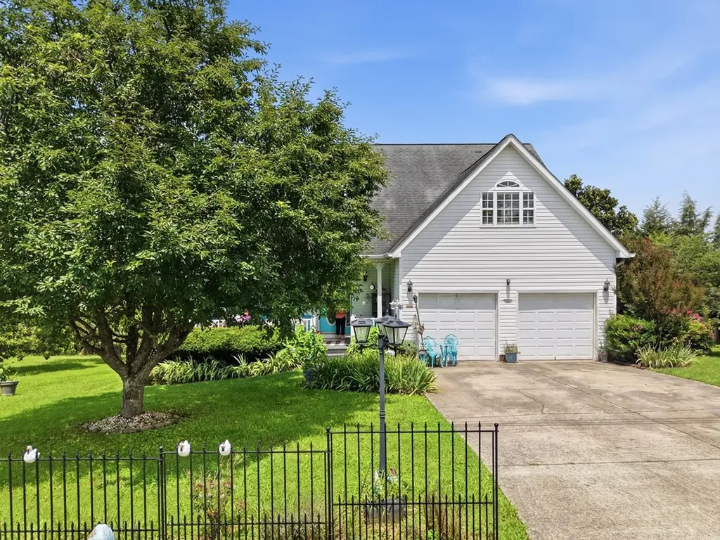 3742 Brookwood Drive Cookeville TN 38501