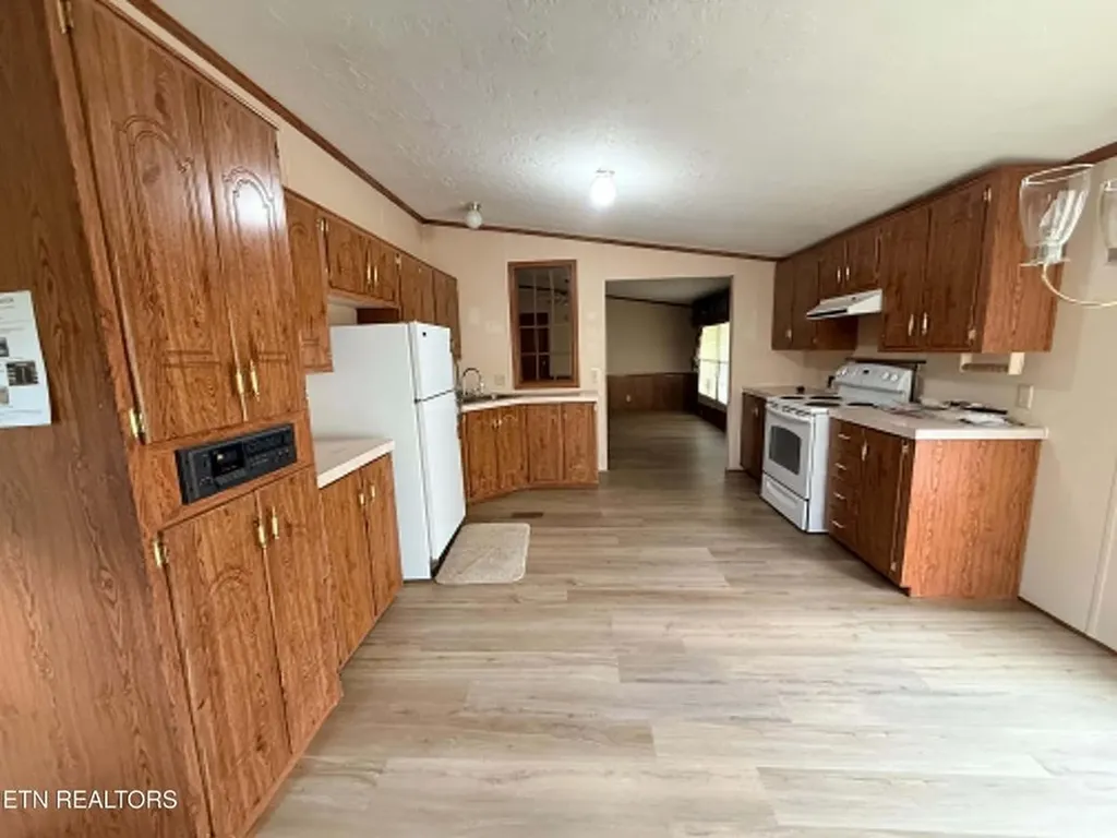 1243 Franklin Loop (5 Acres) Clarkrange TN 38553-5175