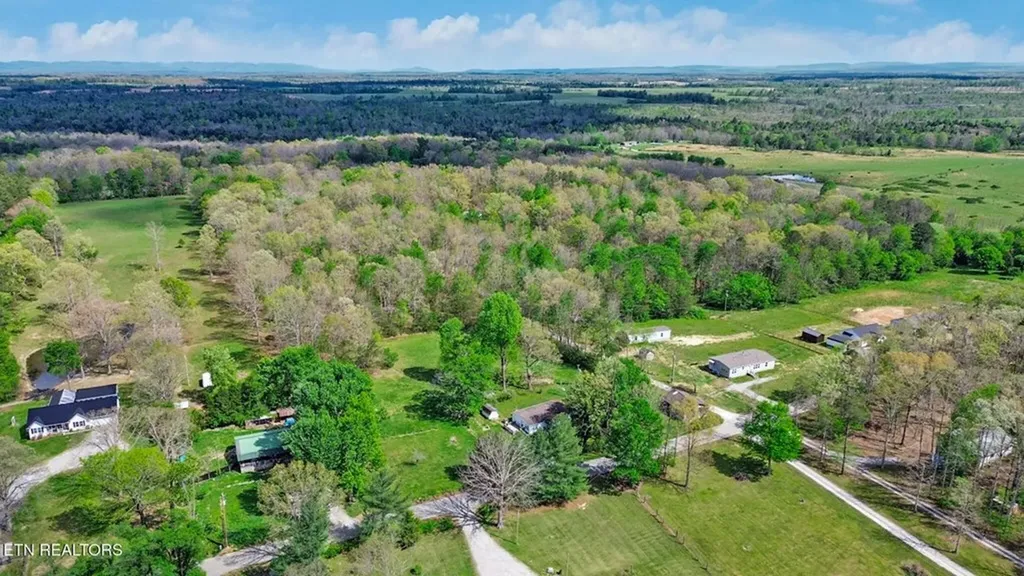 1243 Franklin Loop (5 Acres) Clarkrange TN 38553-5175
