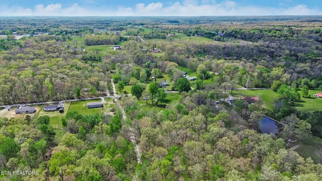 1243 Franklin Loop (5 Acres) Clarkrange TN 38553-5175