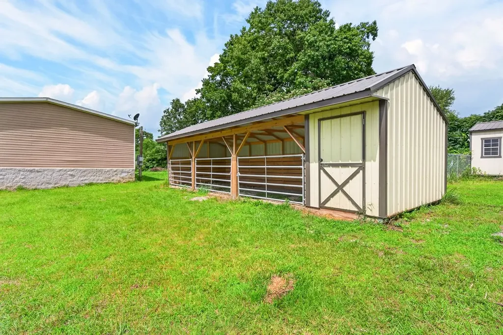 232 Eli Ford Road Crossville TN 38571
