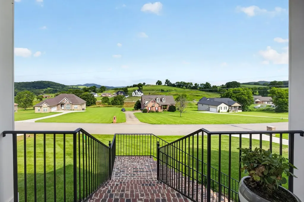 545 Bridle Path Lane Hartsville TN 37074