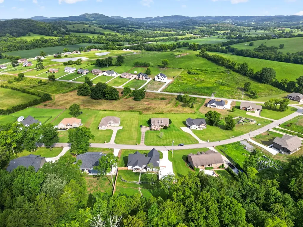 545 Bridle Path Lane Hartsville TN 37074
