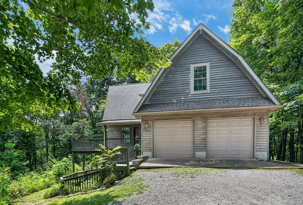 2946 Pen Hook Road Monterey TN 38574