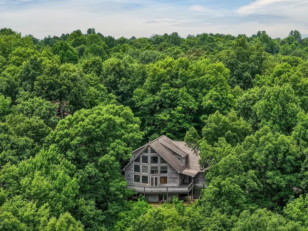 2946 Pen Hook Road Monterey TN 38574