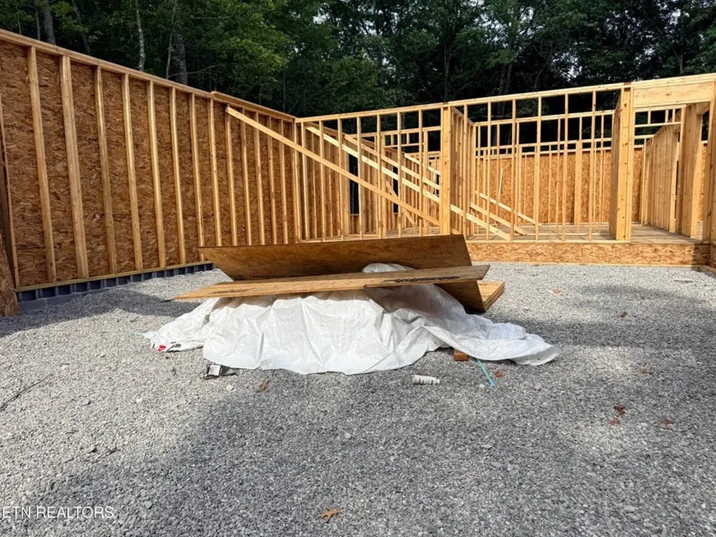 250 Stone Cliff Lane Jamestown TN 38556