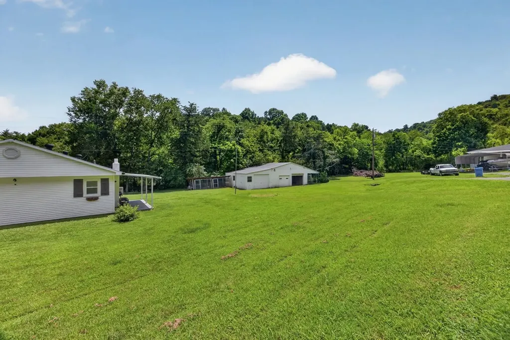 221 England Hollow Road Gainesboro TN 38562