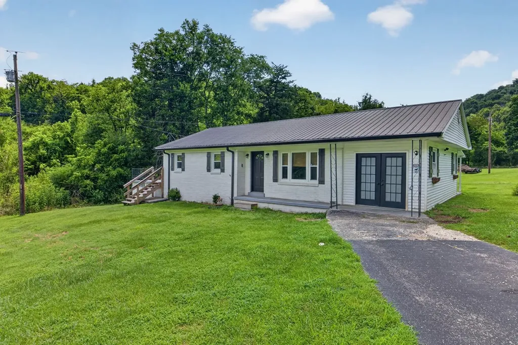 221 England Hollow Road Gainesboro TN 38562