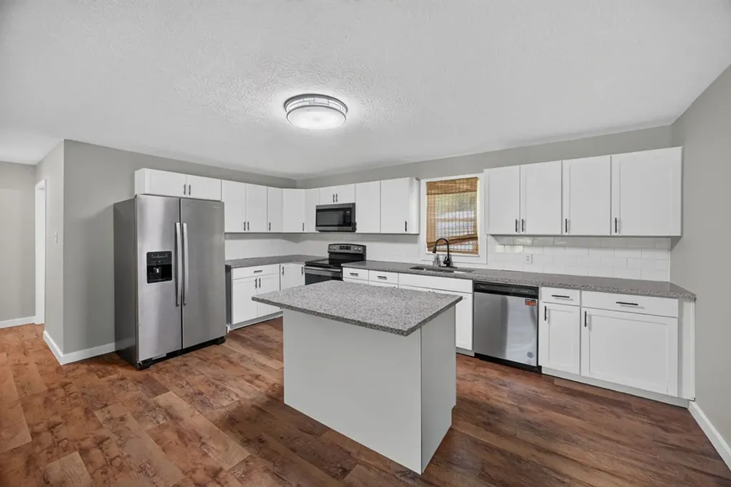 221 England Hollow Road Gainesboro TN 38562