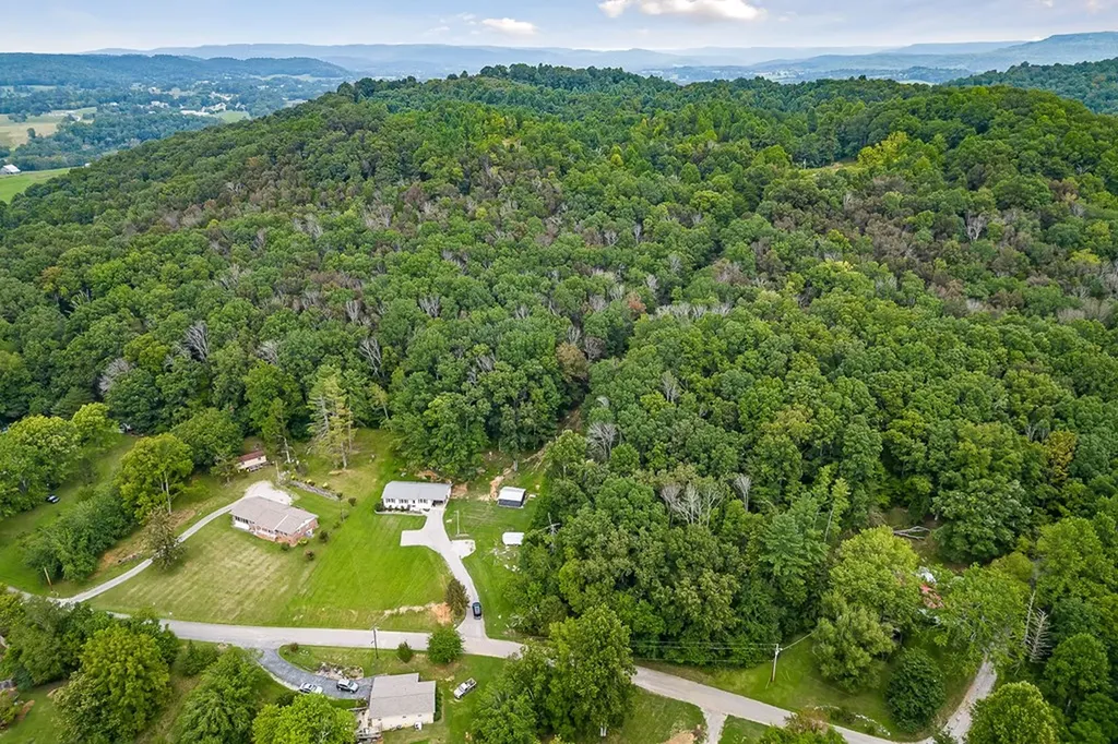 229 Burton Road Sparta TN 38583