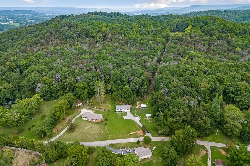 229 Burton Road Sparta TN 38583