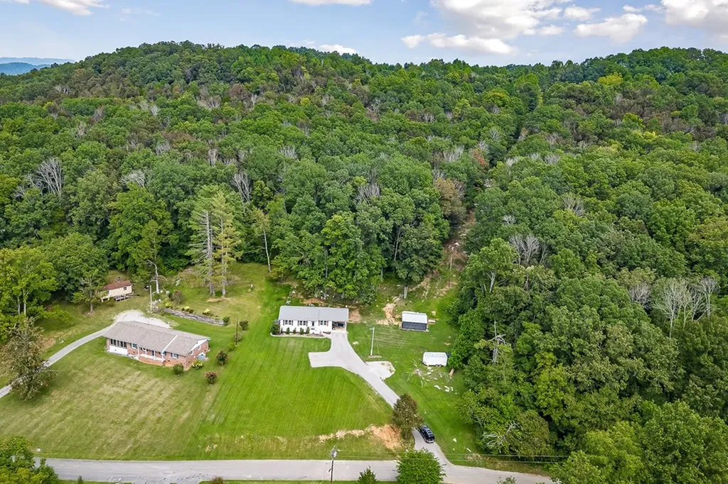 229 Burton Road Sparta TN 38583