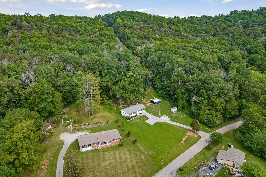 229 Burton Road Sparta TN 38583