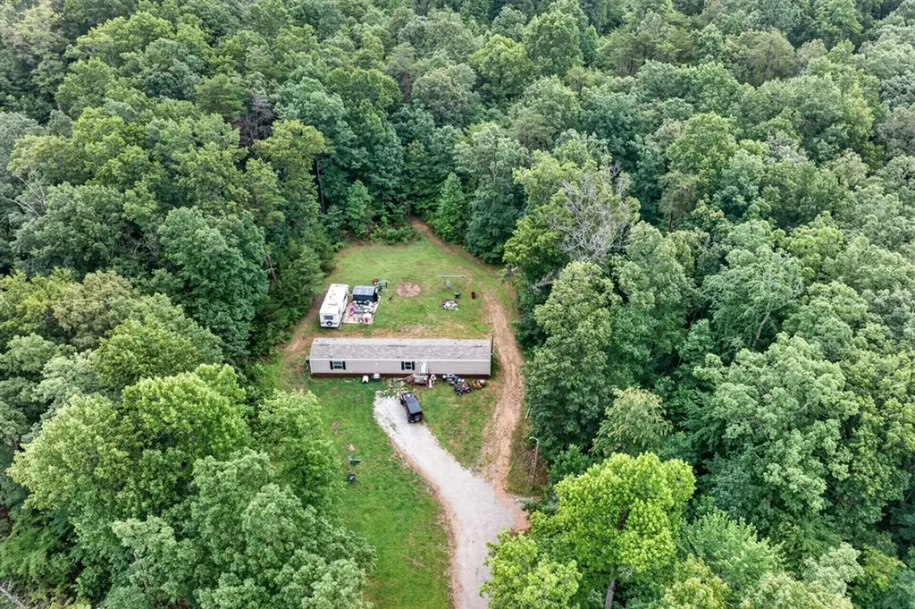 460 Jim Garrett Road Monterey TN 38574-3859