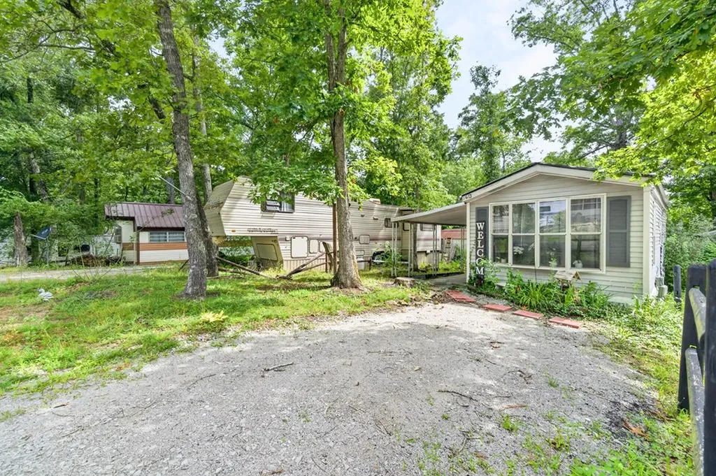 9227 Cherokee Trail Crossville TN 38572
