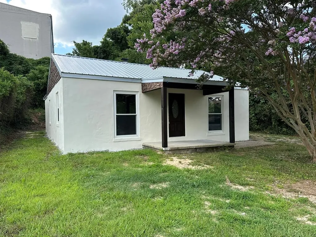 23 S Carter Street Sparta TN 38583-1925