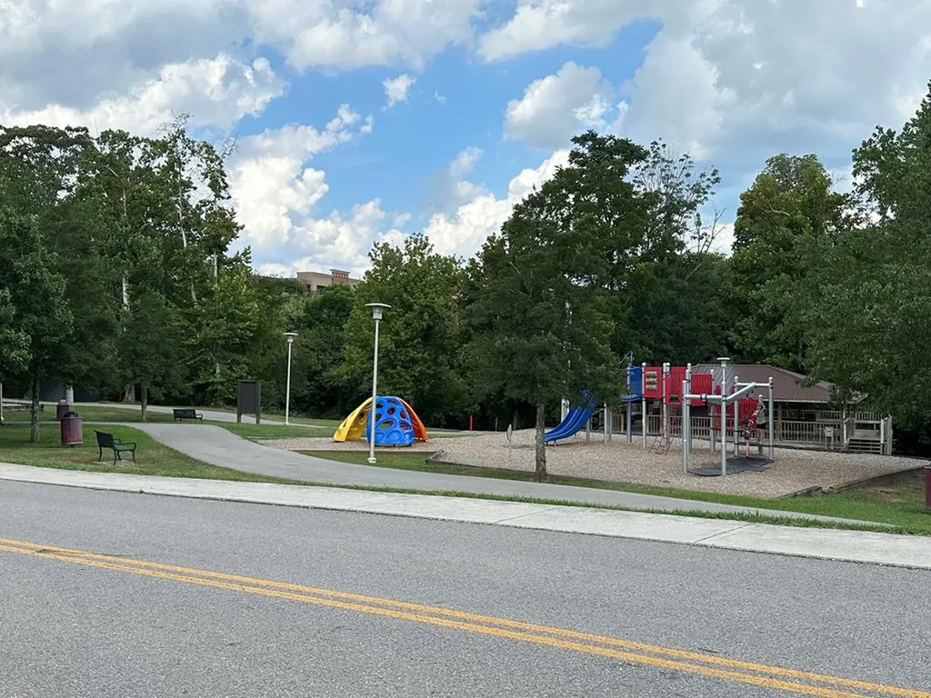 23 S Carter Street Sparta TN 38583-1925