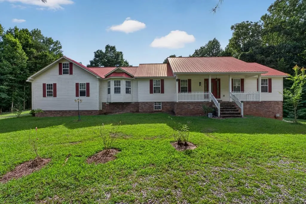 240 Hash Lane Rock Island TN 38581