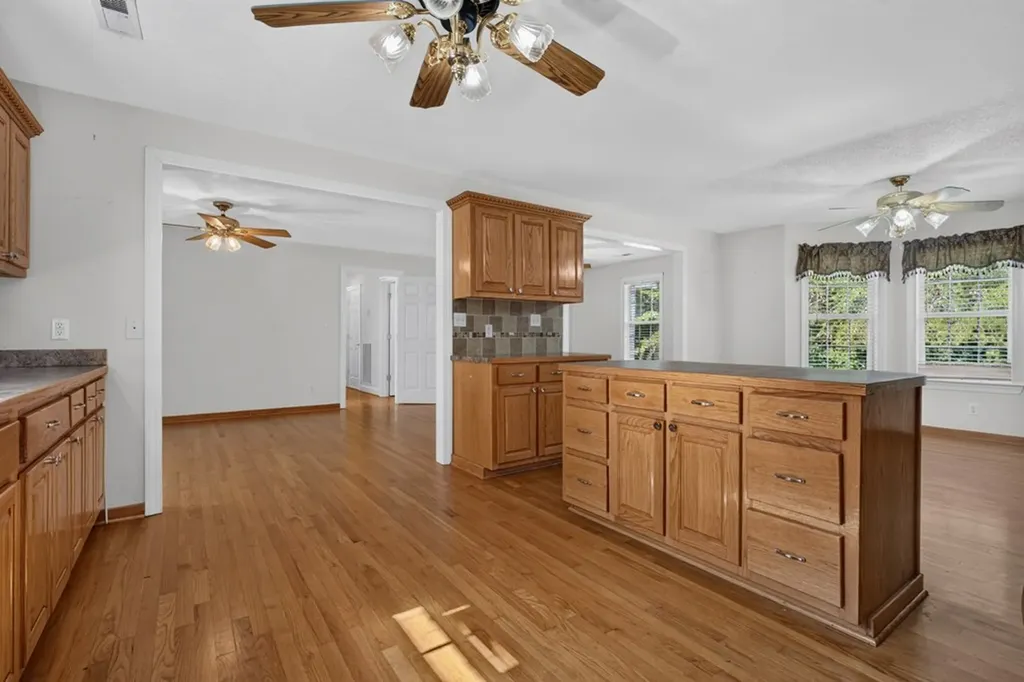 240 Hash Lane Rock Island TN 38581