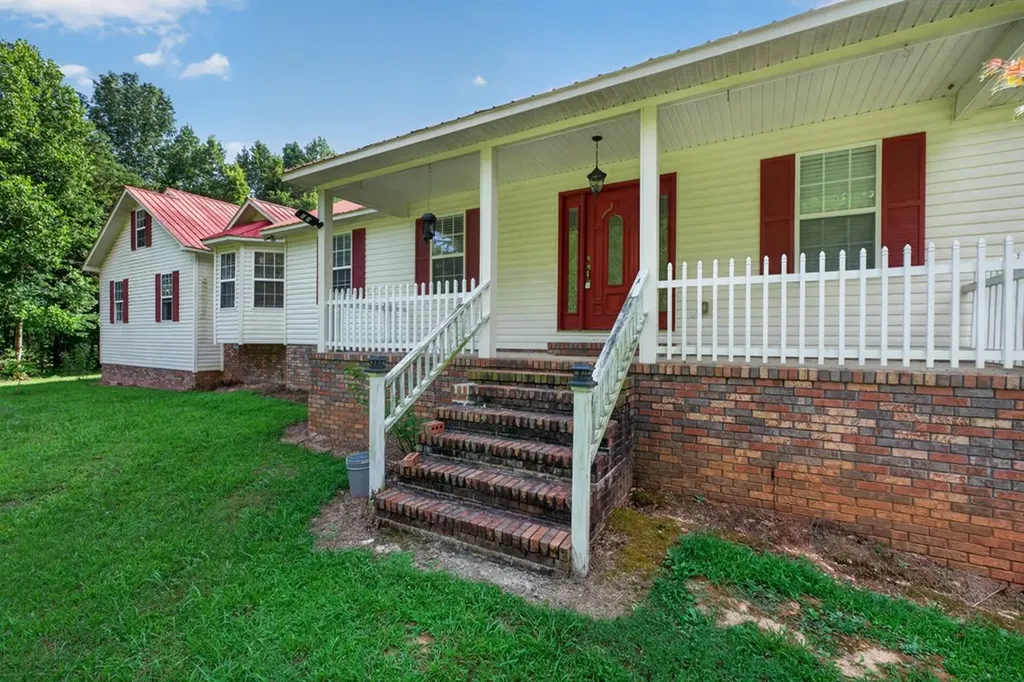 240 Hash Lane Rock Island TN 38581