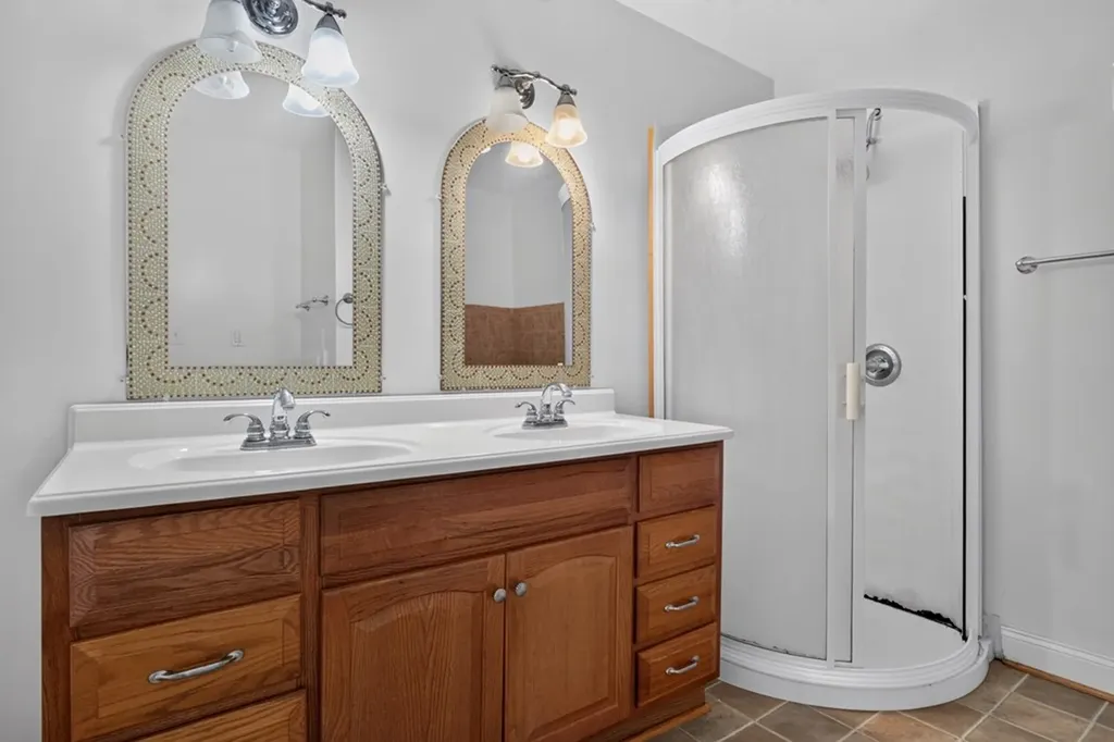 240 Hash Lane Rock Island TN 38581