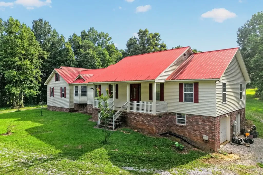 240 Hash Lane Rock Island TN 38581