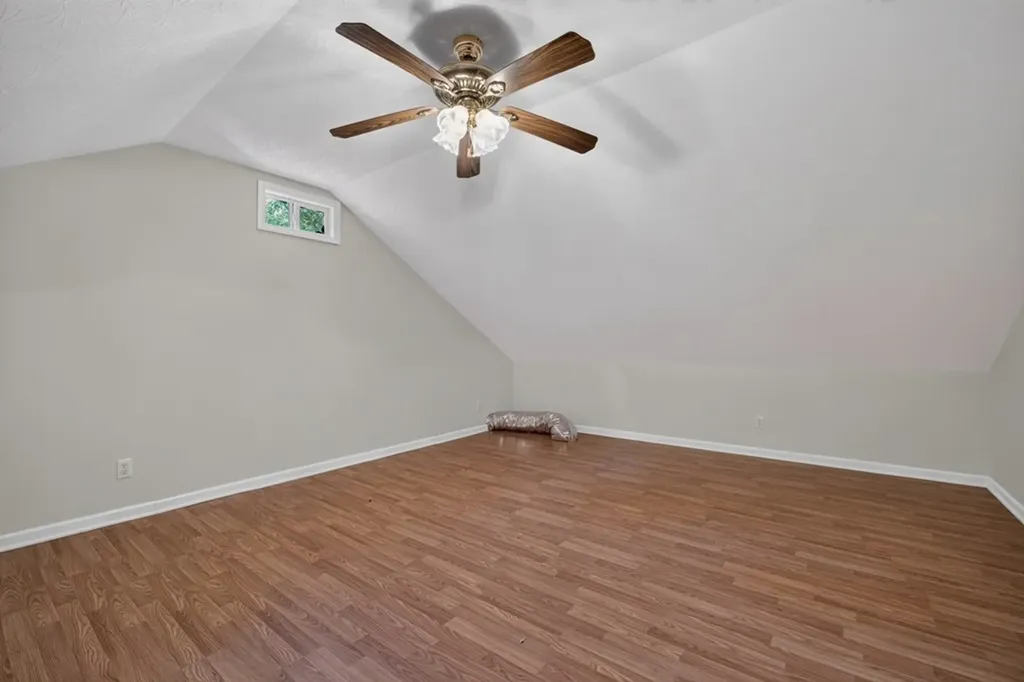 240 Hash Lane Rock Island TN 38581