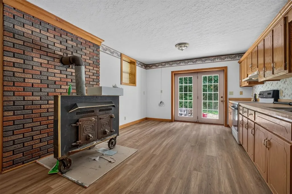 240 Hash Lane Rock Island TN 38581