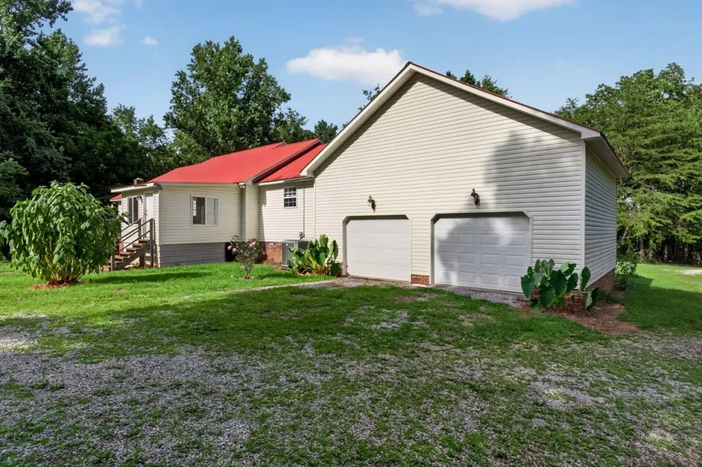 240 Hash Lane Rock Island TN 38581
