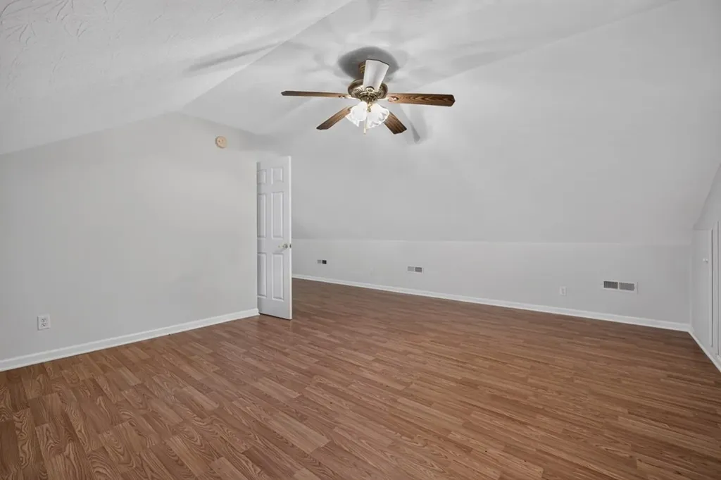 240 Hash Lane Rock Island TN 38581