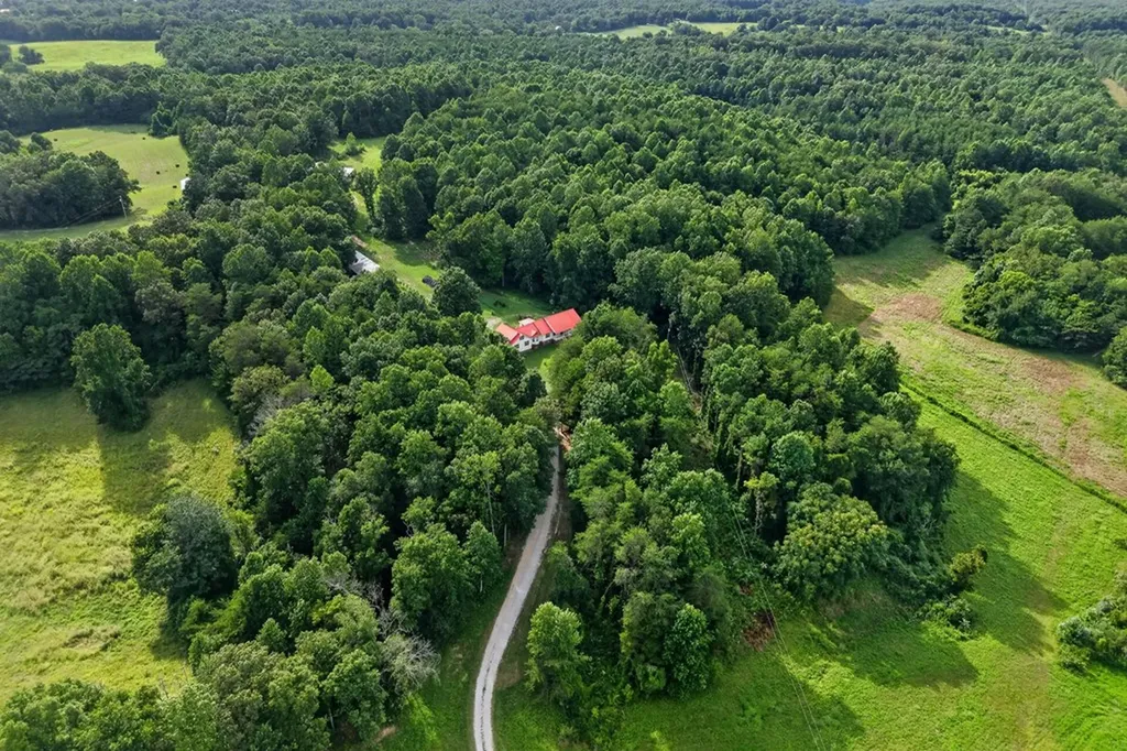 240 Hash Lane Rock Island TN 38581