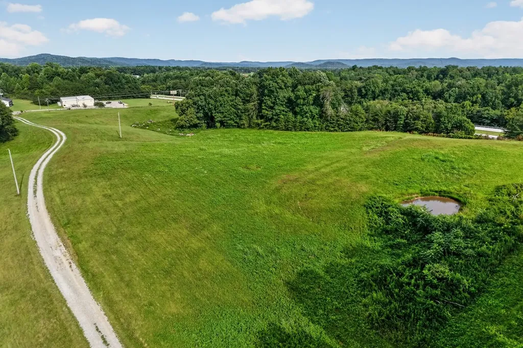 240 Hash Lane Rock Island TN 38581