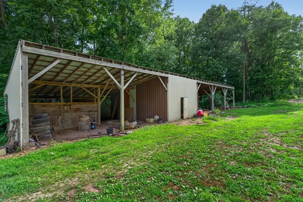 240 Hash Lane Rock Island TN 38581