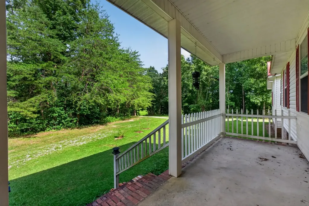 240 Hash Lane Rock Island TN 38581