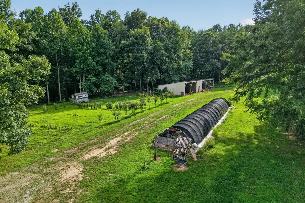 240 Hash Lane Rock Island TN 38581