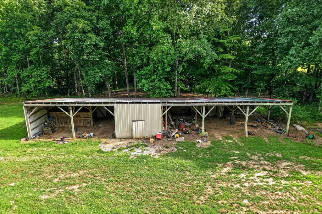 240 Hash Lane Rock Island TN 38581