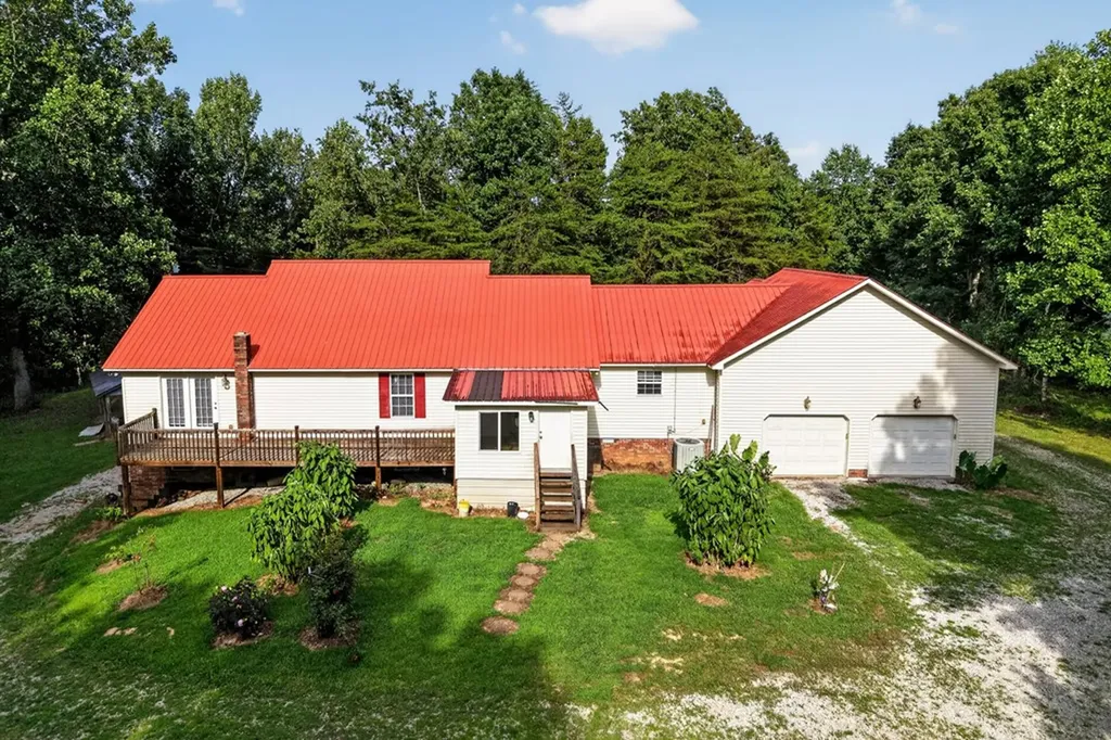 240 Hash Lane Rock Island TN 38581
