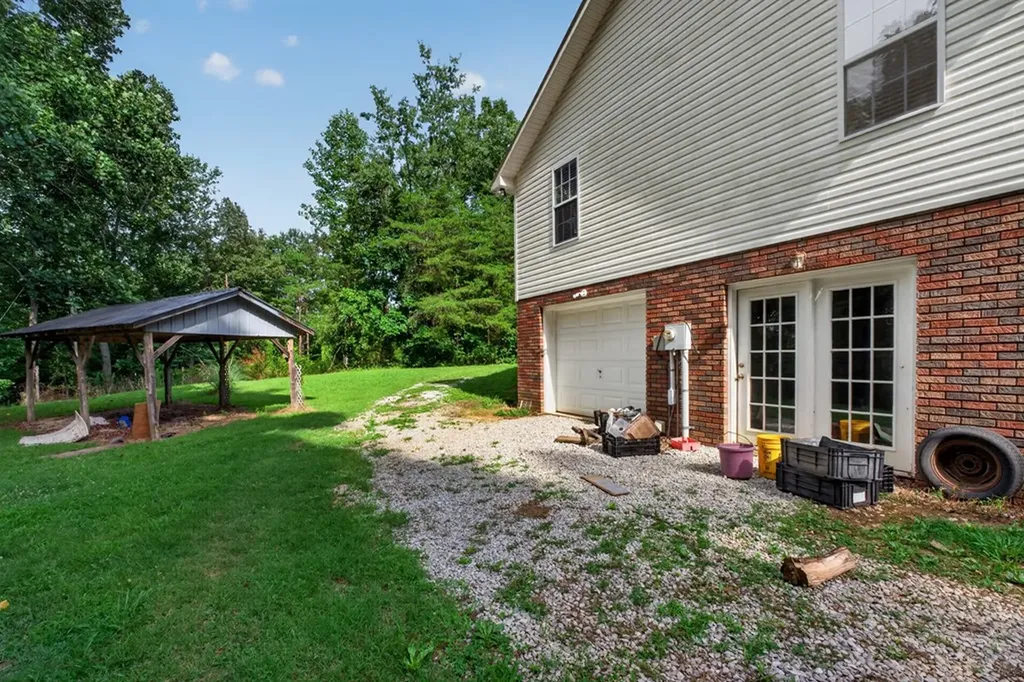 240 Hash Lane Rock Island TN 38581