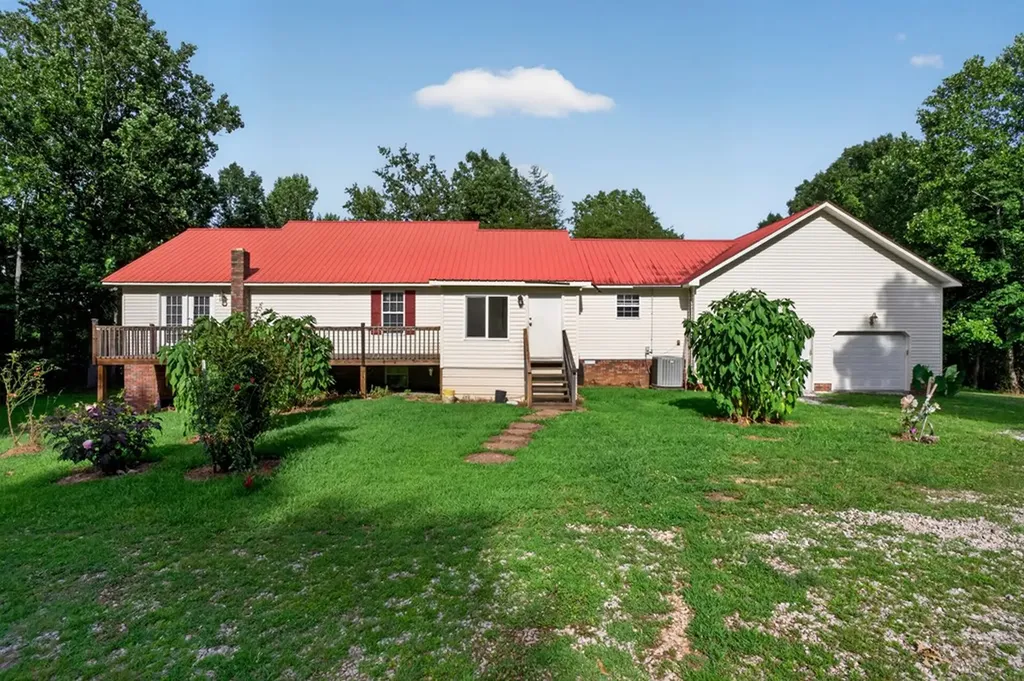 240 Hash Lane Rock Island TN 38581
