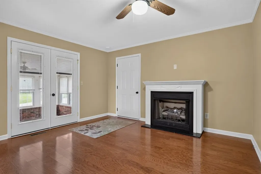 225 West Gate Drive Baxter TN 38544