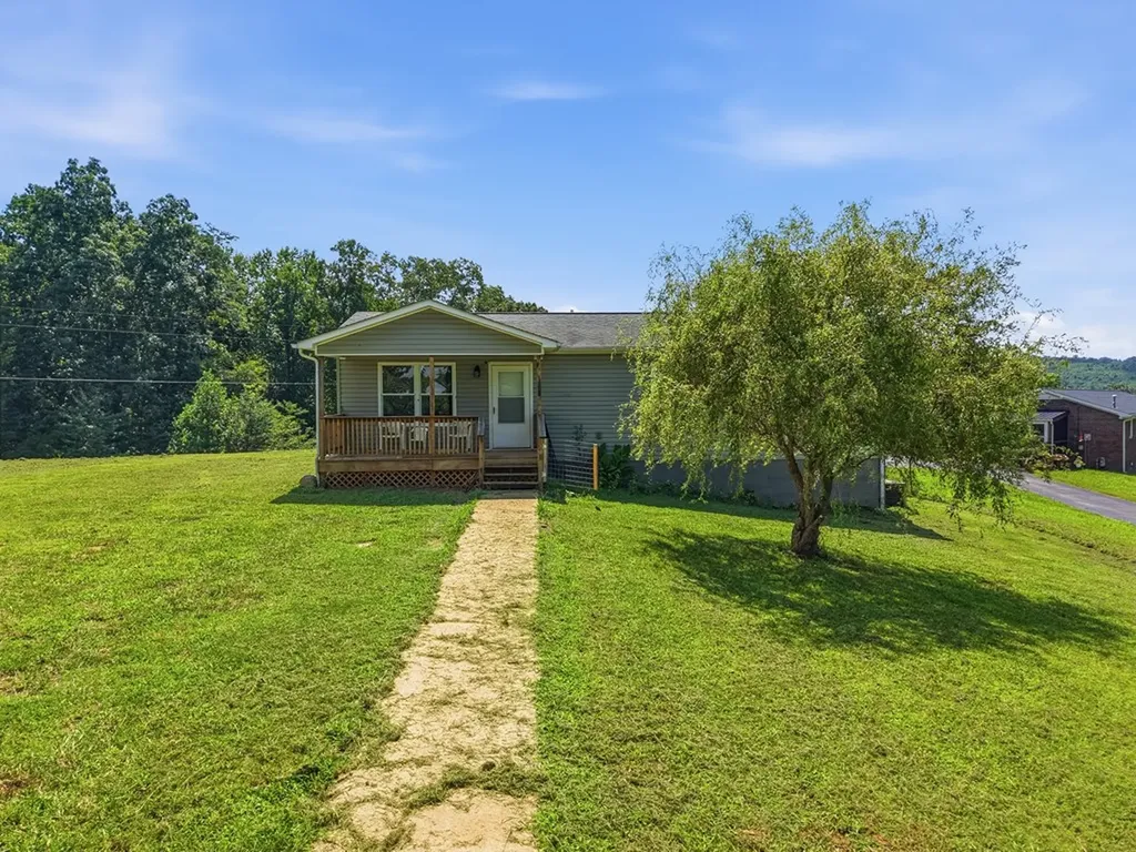 575 Simmons Cemetery Road Quebeck TN 38579