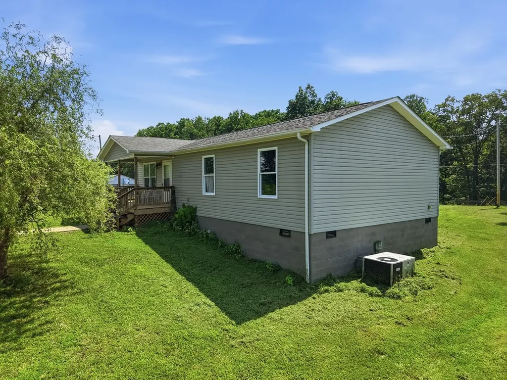 575 Simmons Cemetery Road Quebeck TN 38579