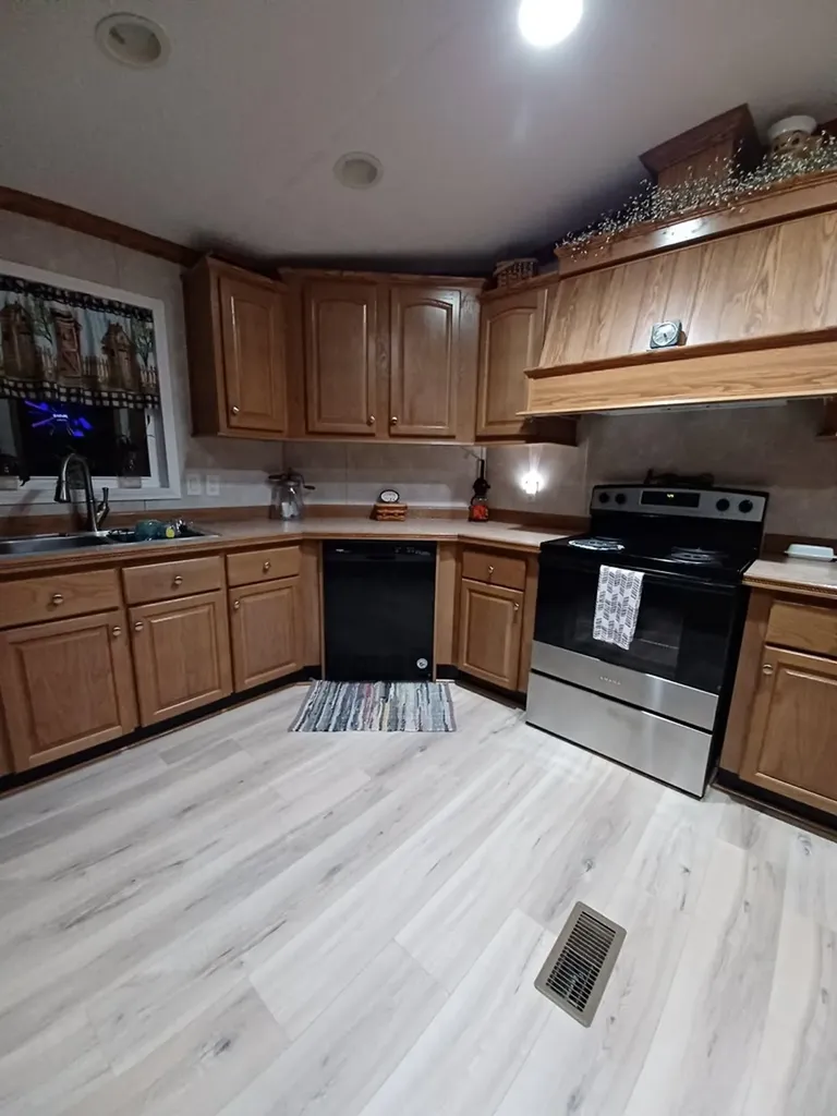 524 Clear Creek Monterey TN 38574