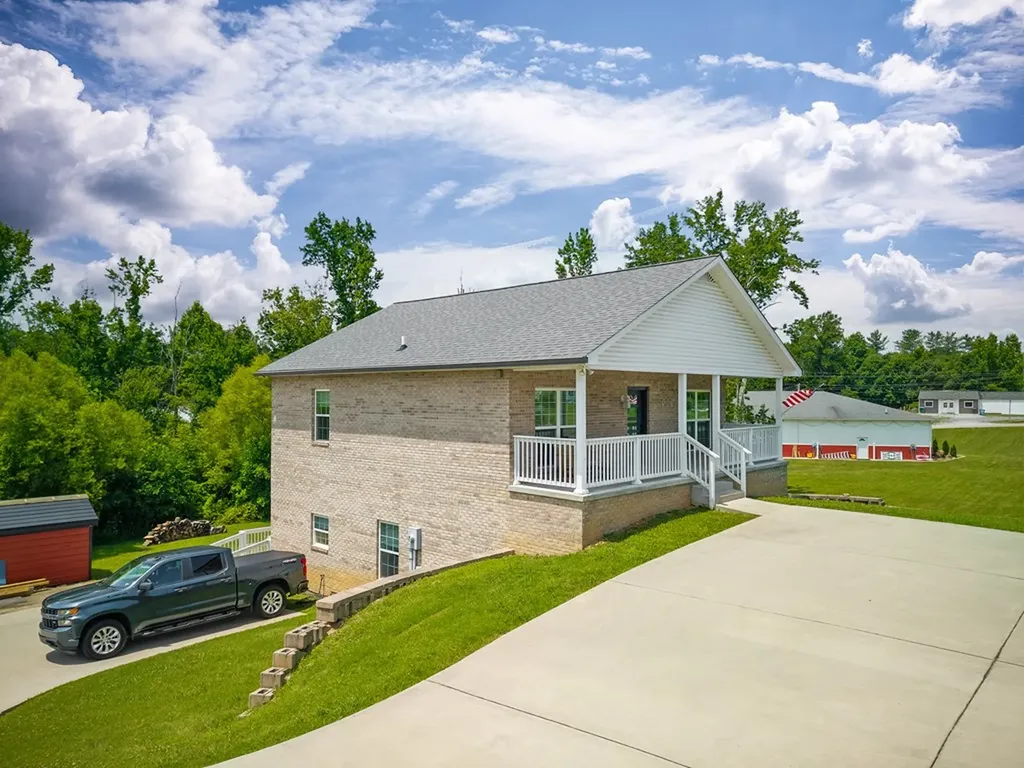 1870 W Broad Street Cookeville TN 38501
