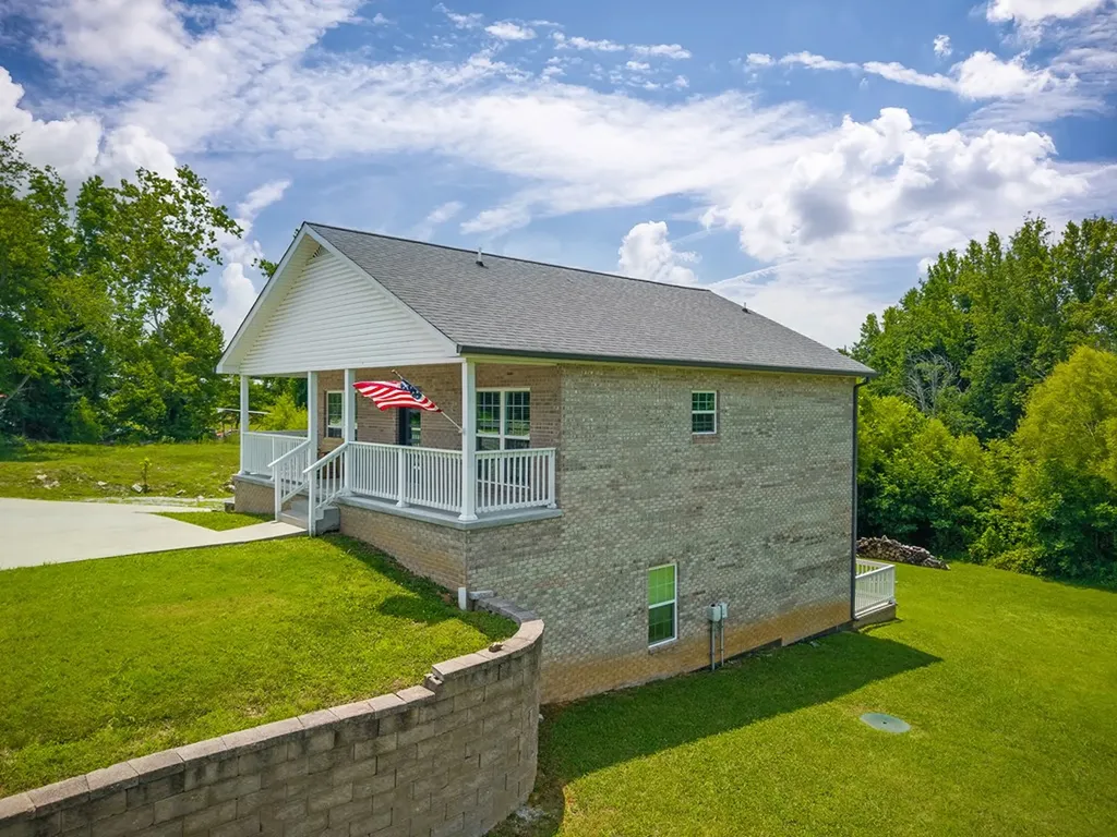 1870 W Broad Street Cookeville TN 38501