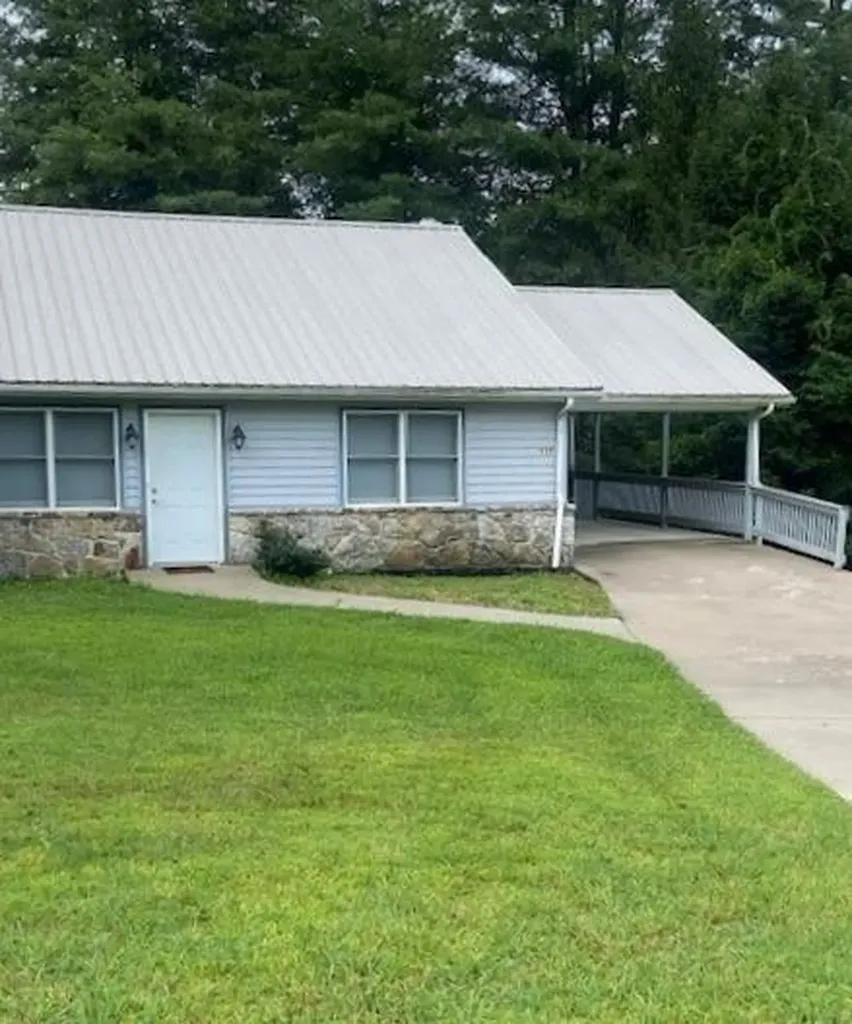 117 Wood Lane Sparta TN 38583-9017