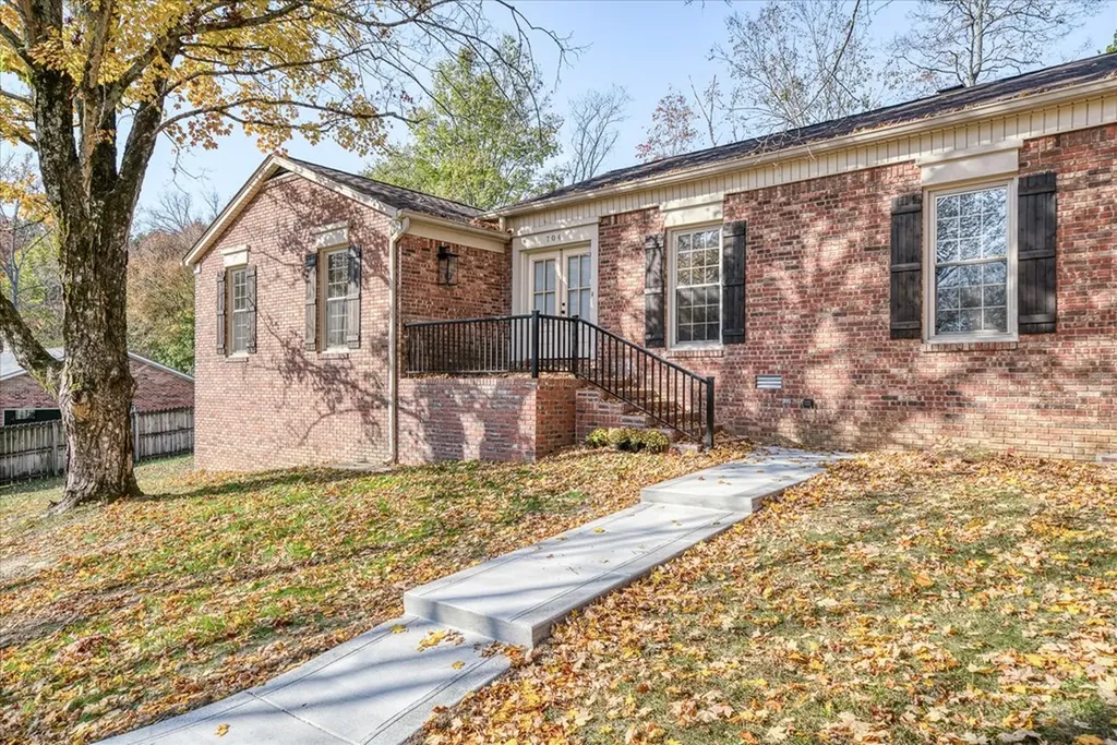 704 Brown Avenue Cookeville TN 38501-2841