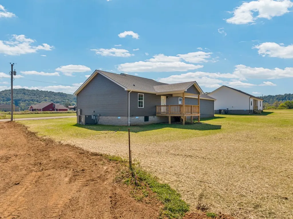 586 Harleys Ridge Road Sparta TN 38583